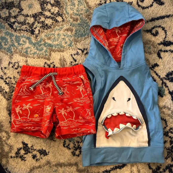 Genuine Kids OshKosh shark hoodie set - Picture 2 of 4